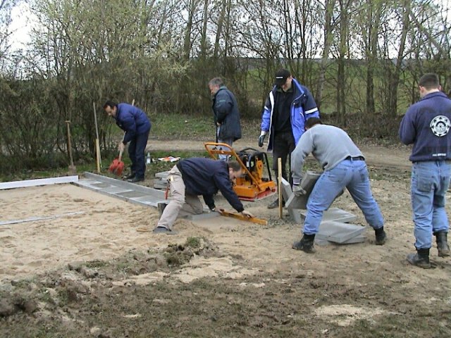 Bodenplatten ausrichten